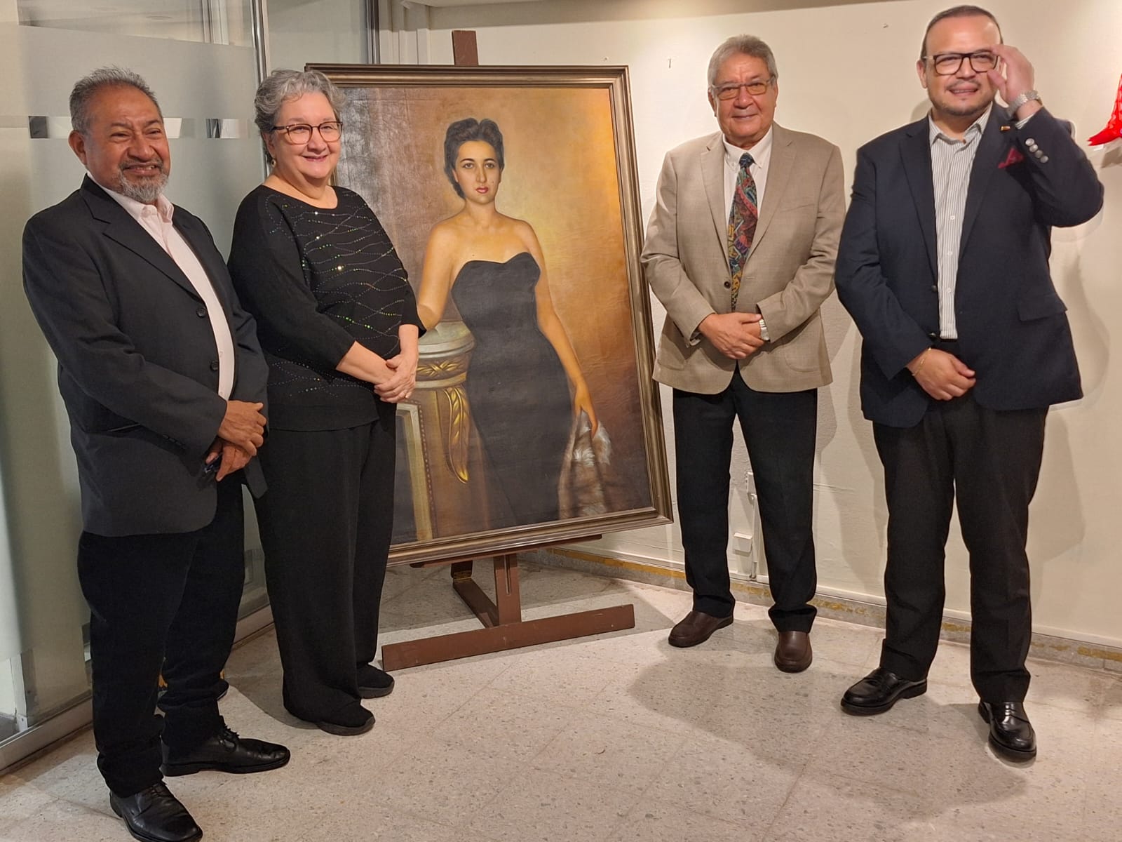 Exhibición del retrato en la Embajada de Chile